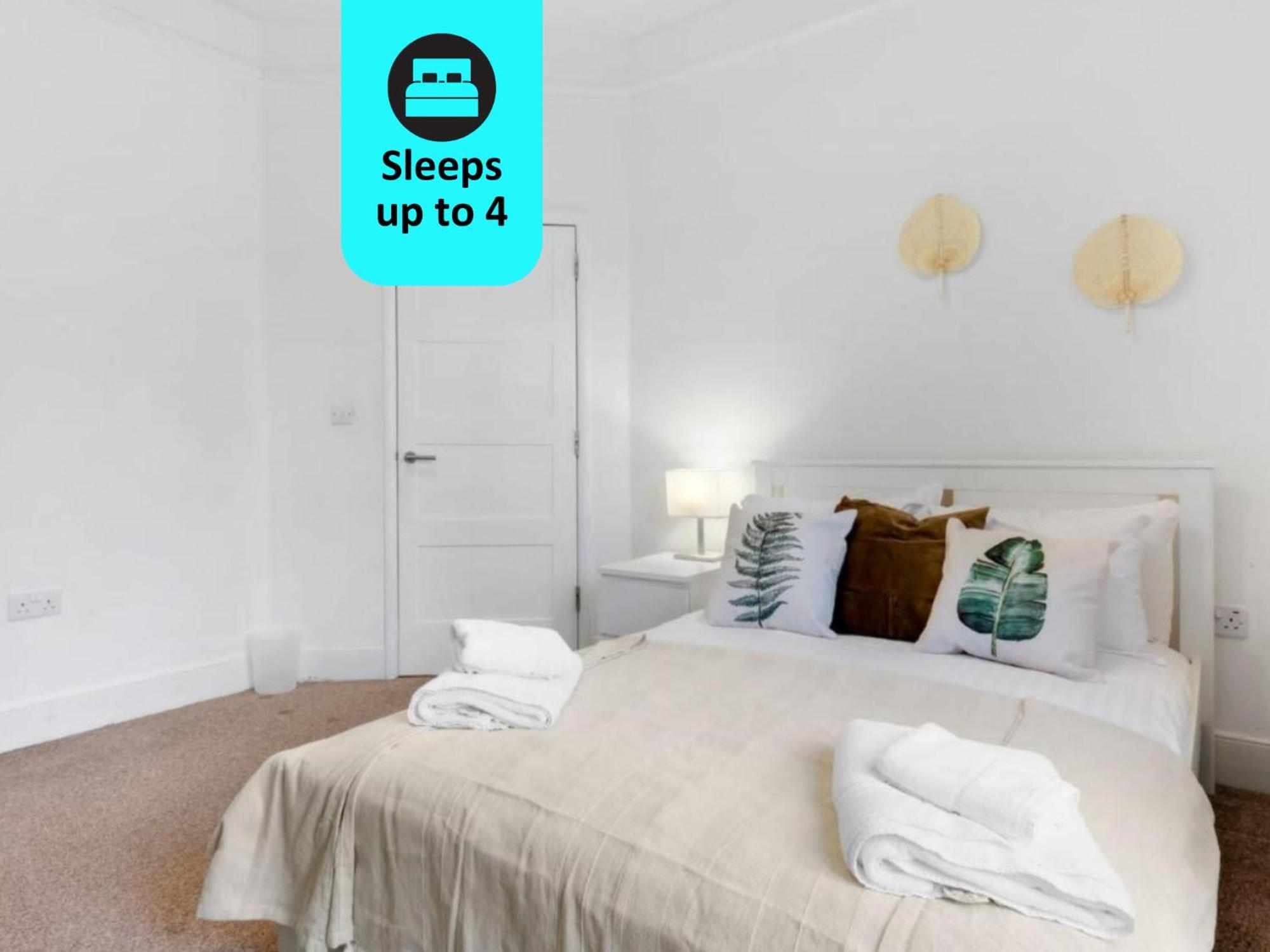 Chic 1Br House In Hounslow - 12 Mins From Heathrow Airport Apartment Feltham Exterior photo
